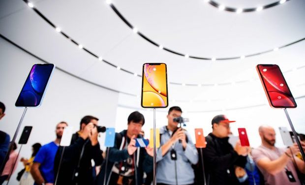 Apple’s New Strategy: Sell Pricier iPhones First